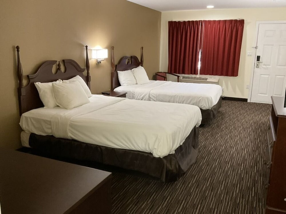 Double Room, 2 Queen Beds, Non Smoking, Jetted Tub