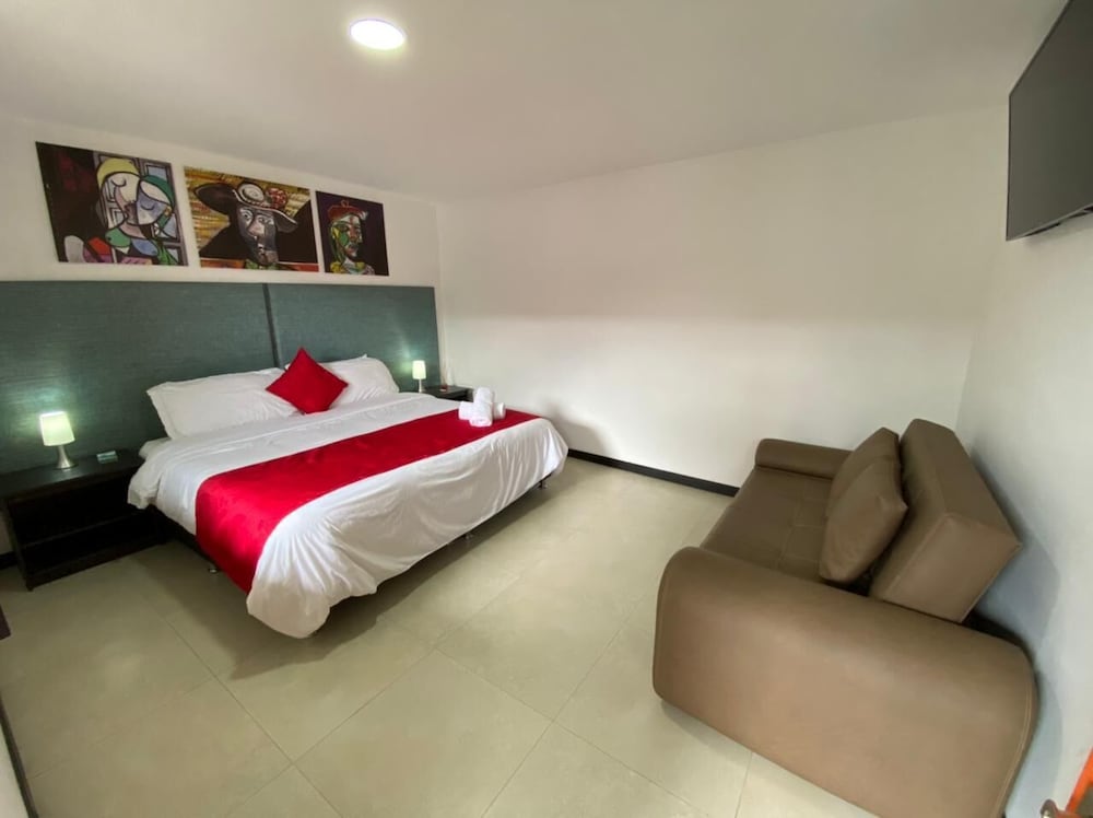 Junior Room, 1 King Bed photo 3