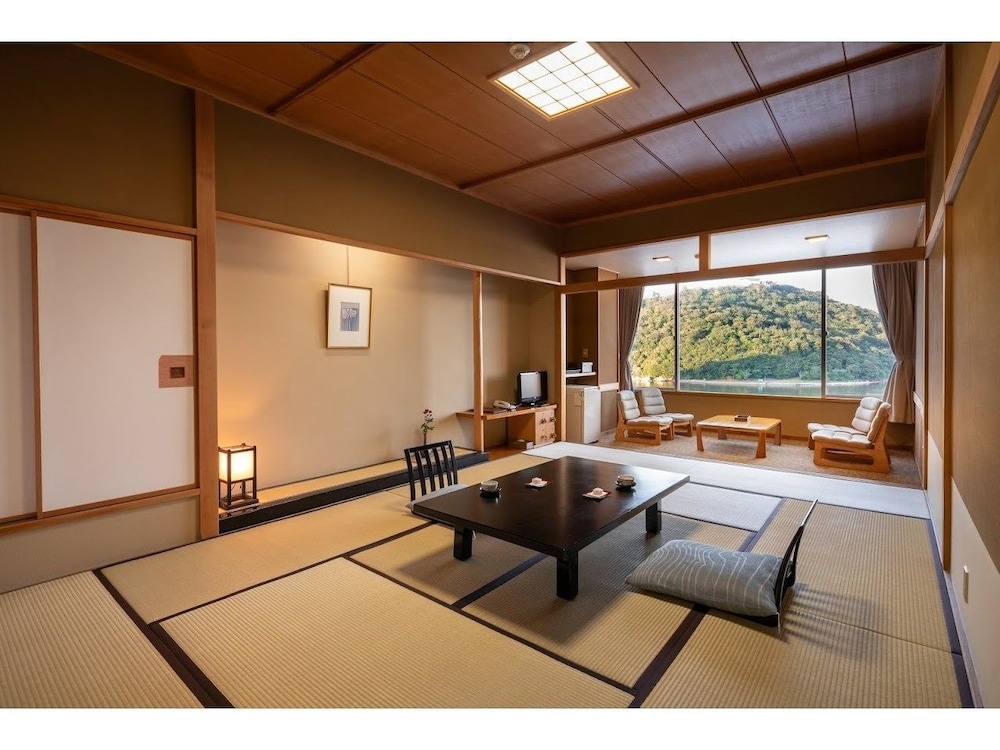 Japanese Room, Hama Building