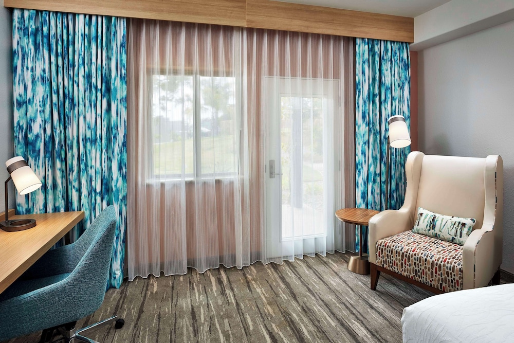 Suite, 2 Bedrooms, Accessible, Bathtub - Photo 4