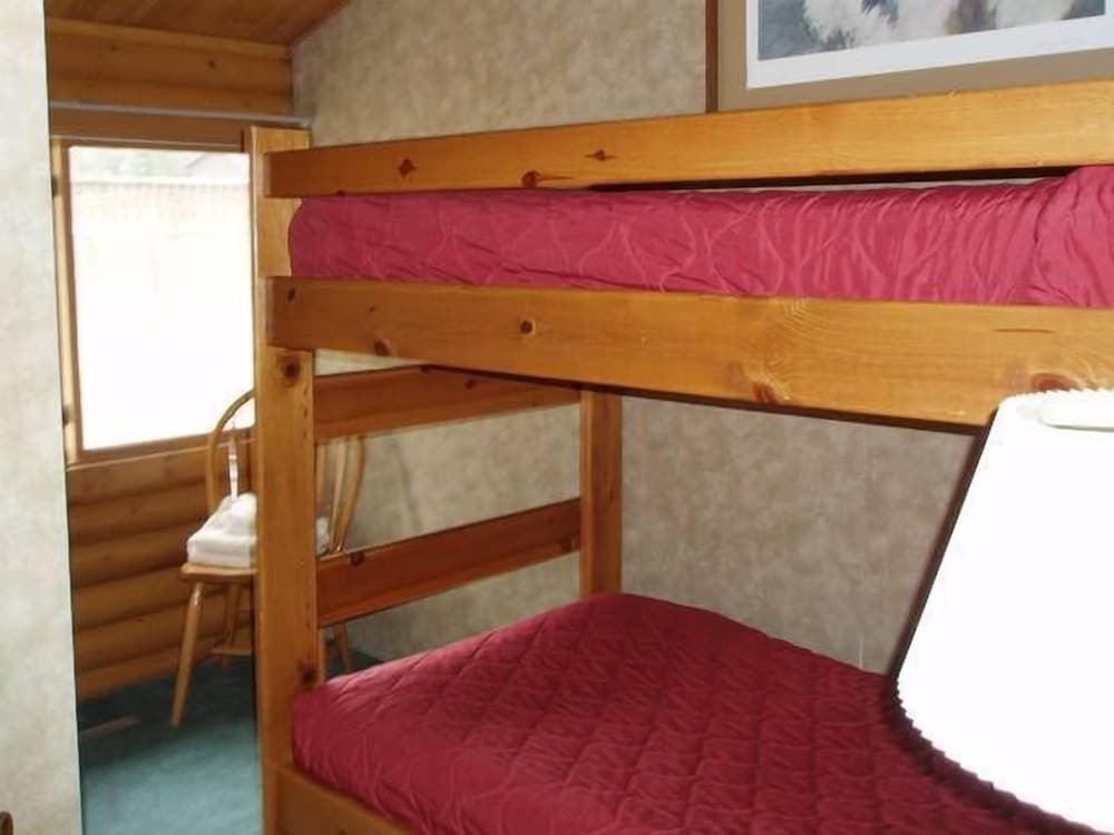 Cabin, 3 Bedrooms, Hot Tub photo 3