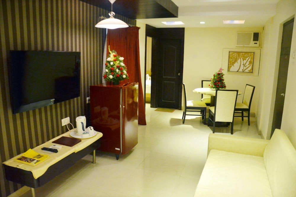 Luxury Suite photo 1
