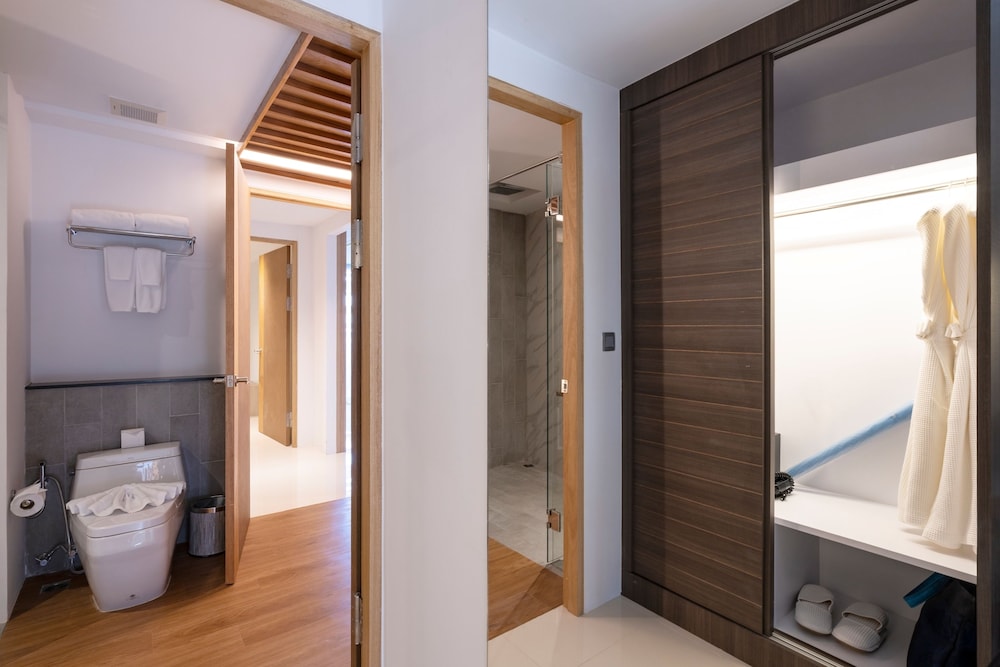 Two Bedroom Suite - Photo 8