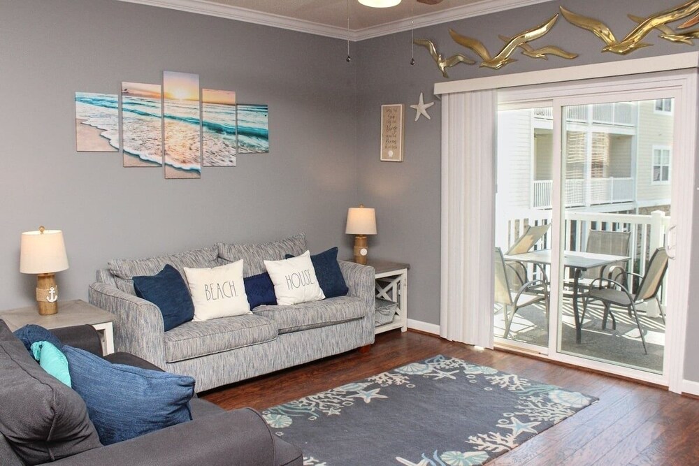 Condo, 2 Bedrooms