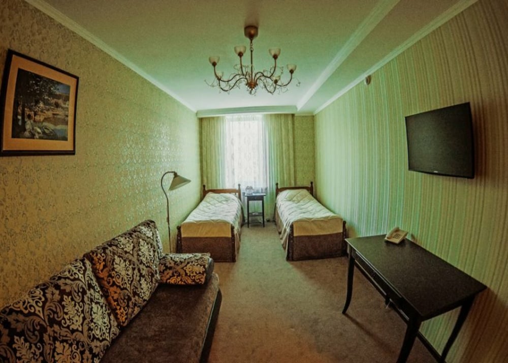 Family Room, Multiple Beds photo 2