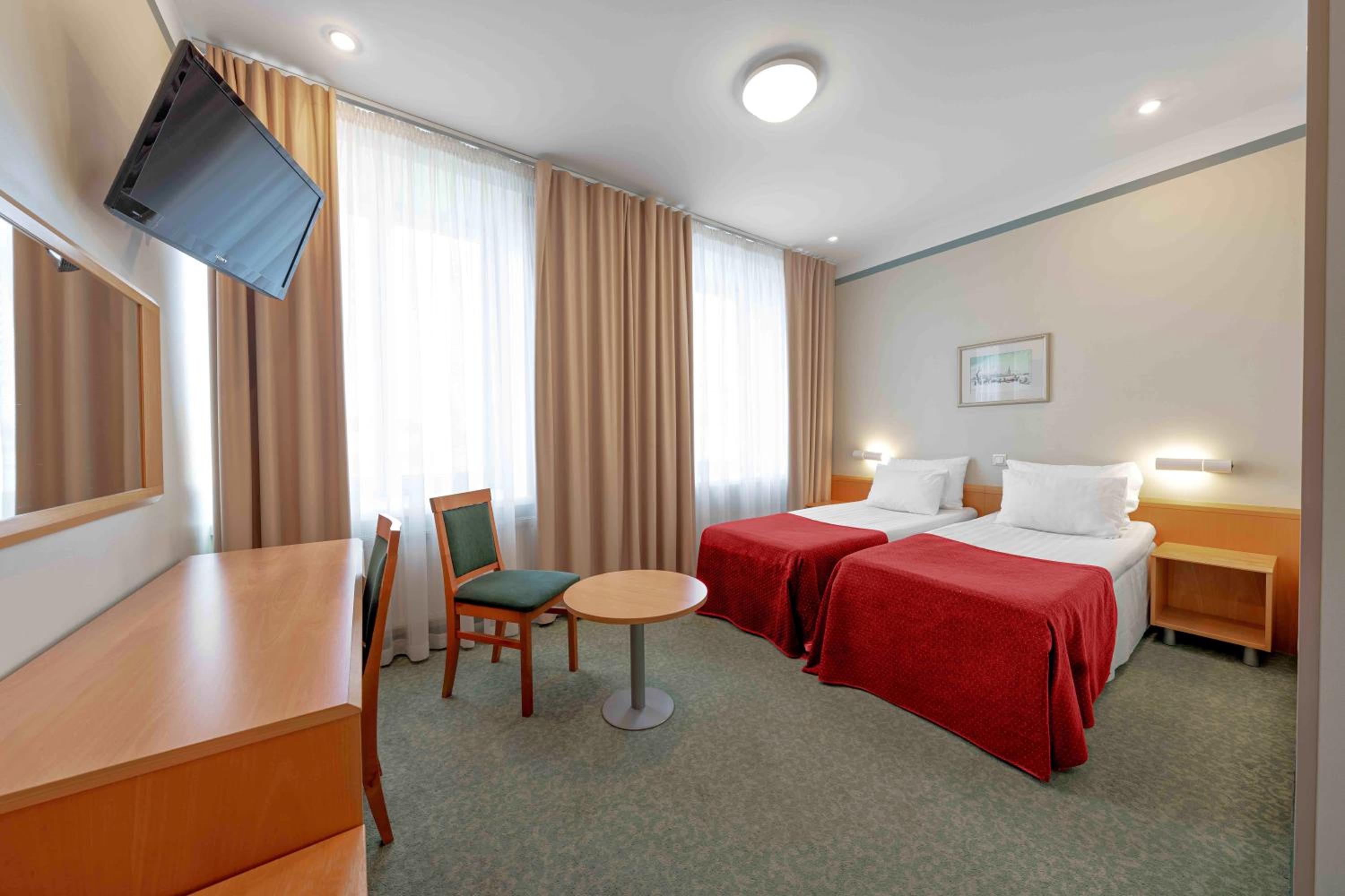 Standard Double or Twin Room - Photo 5
