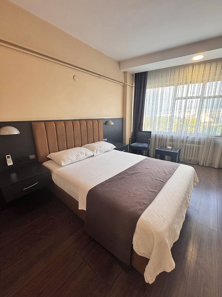 Standard Double Room - Photo 4