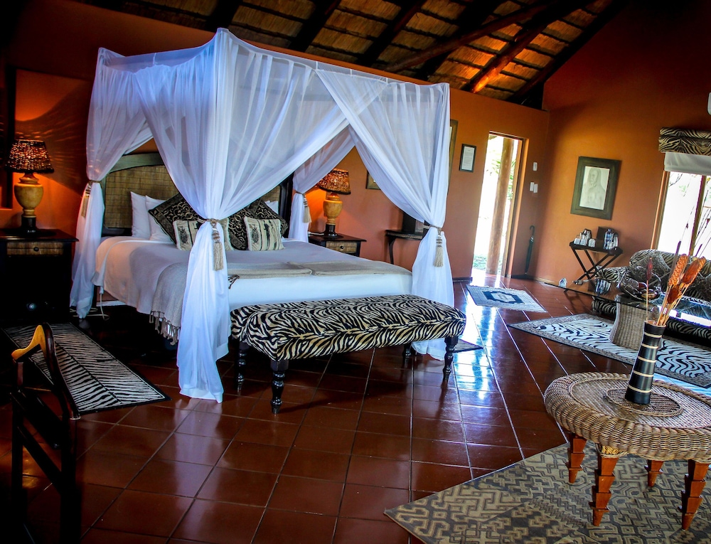 Honeymoon Suite photo 3