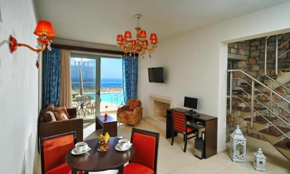 One Bedroom Villa with Private Pool and Sea View - Photo 6