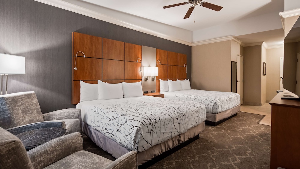Suite, Multiple Beds, Non Smoking, Mountain View
