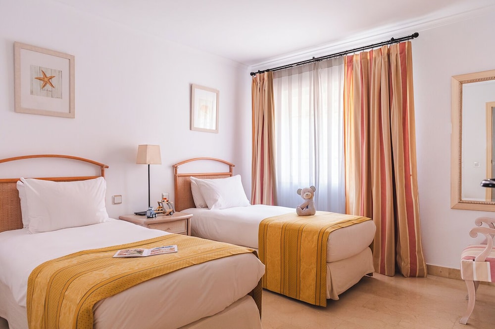 Apartment, 2 Bedrooms (2 Adults) - Photo 12