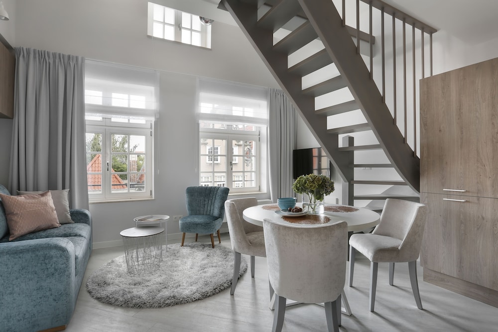 Penthouse (21)