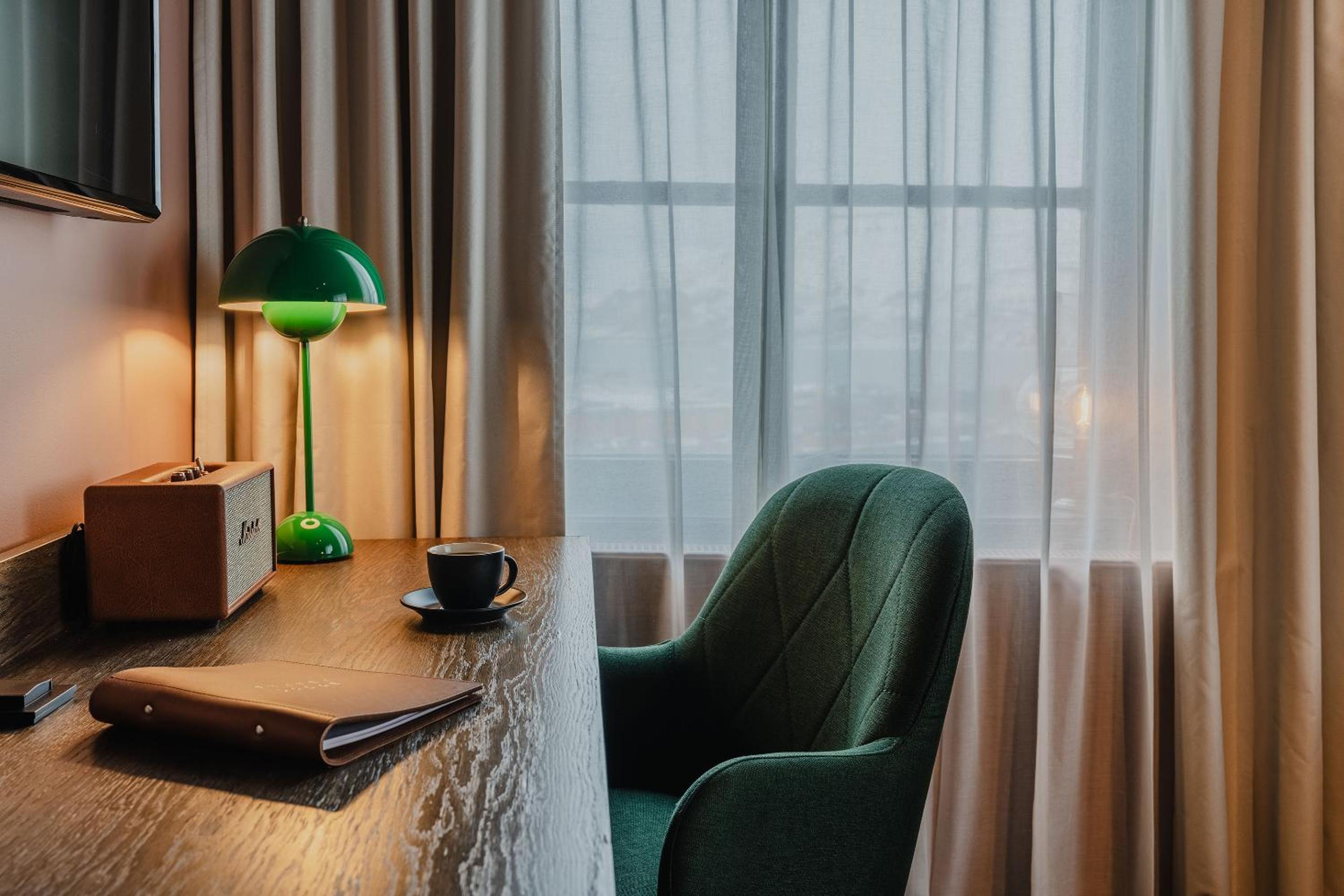 Suite with Mountain View - Photo 12