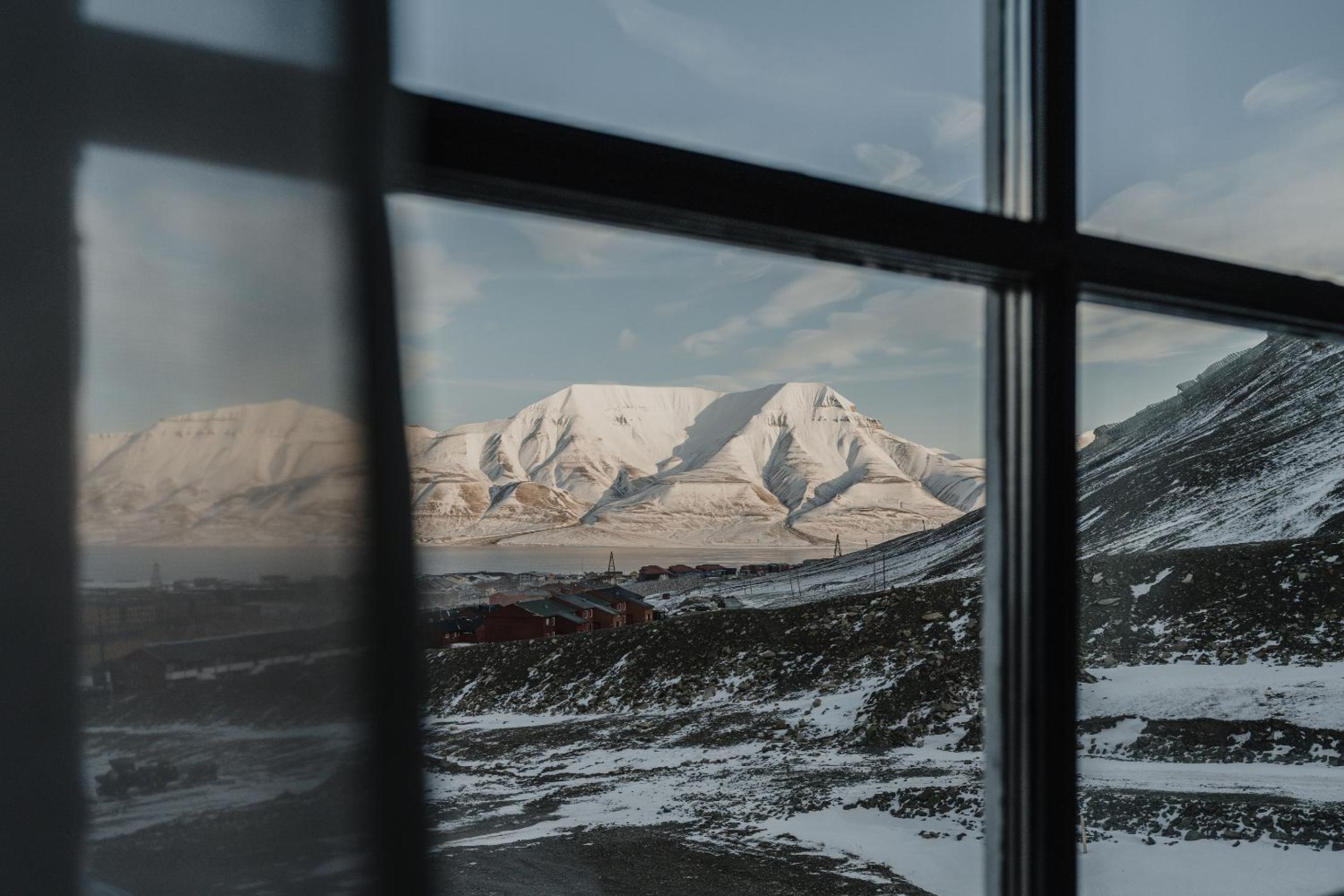 Suite with Mountain View - Photo 4