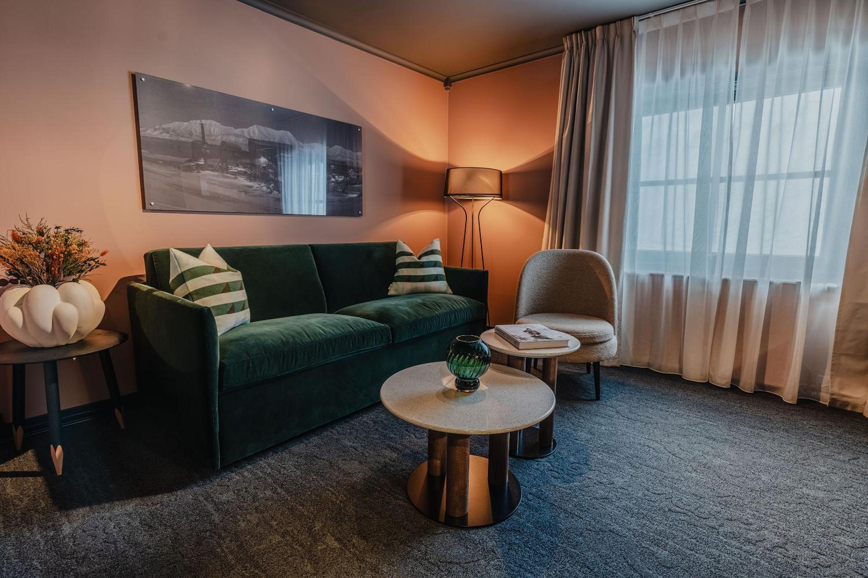 Junior Suite with Mountain View - Photo 5