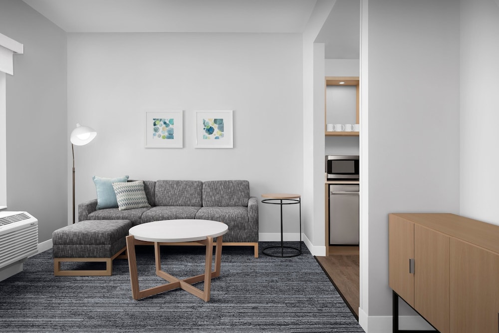Suite, 1 Bedroom - Photo 14