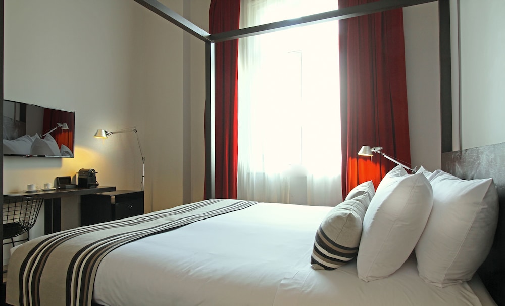 Room, 1 Queen Bed (Colonial) thumbnail 5