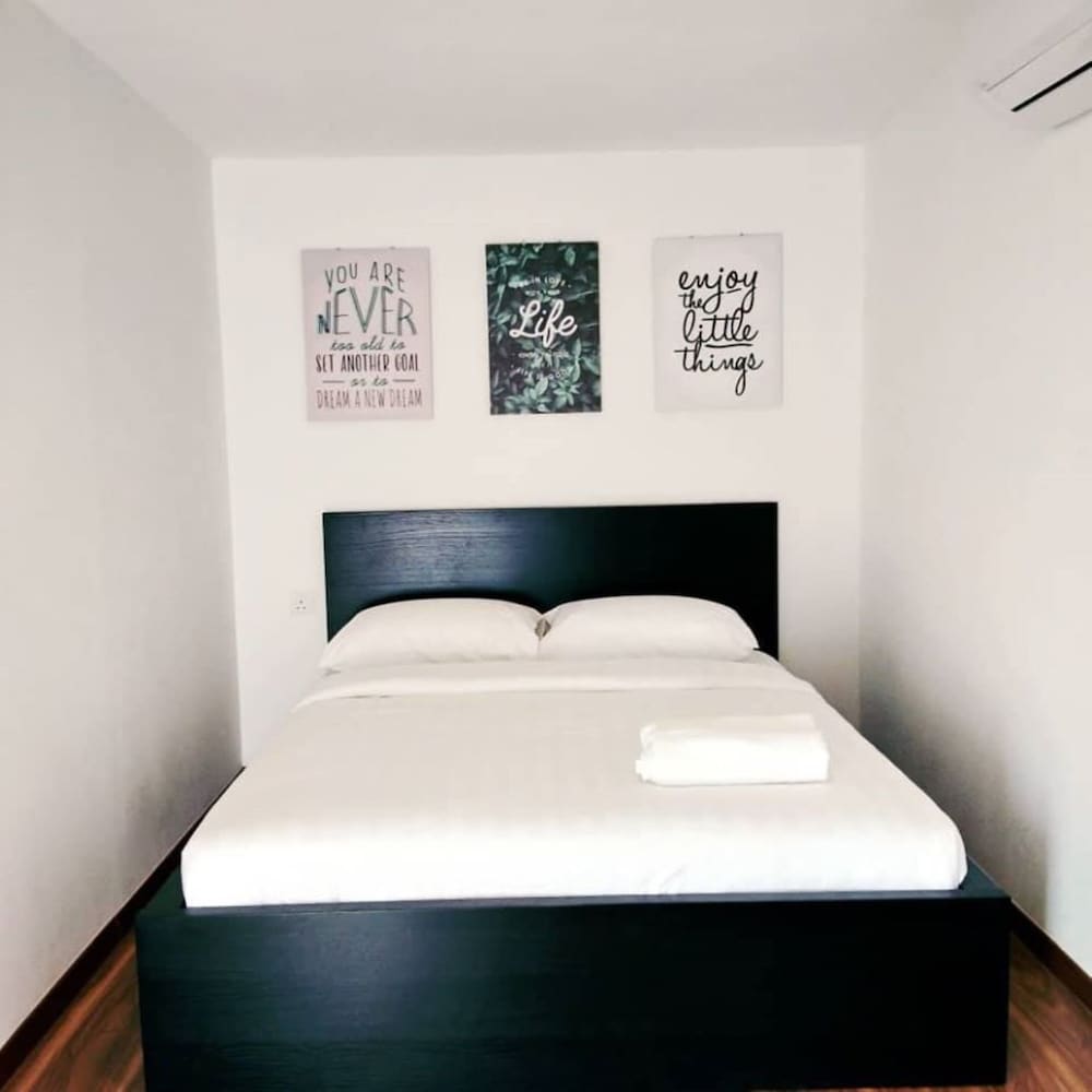 Double Room - Photo 12