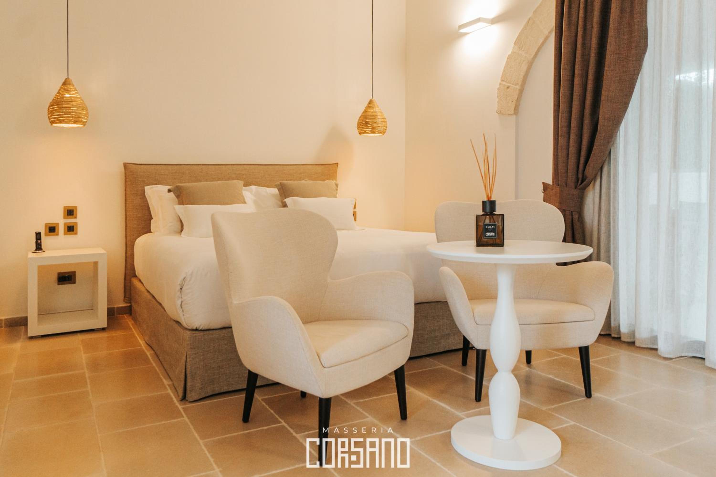 Suite - Photo 1