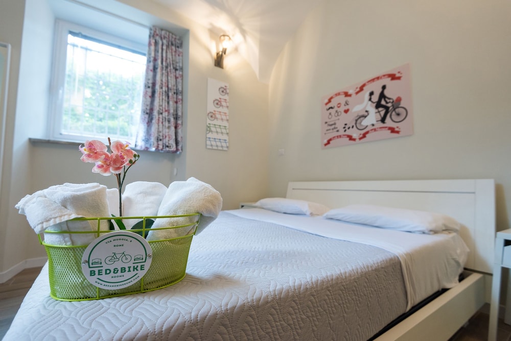 Triple Room (Velocipede) photo 2