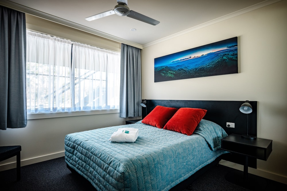 2 Bedroom Downstairs