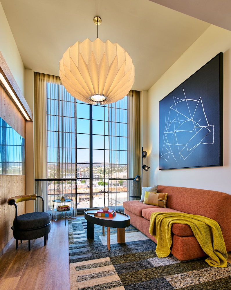 Suite, 1 King Bed with Sofa bed