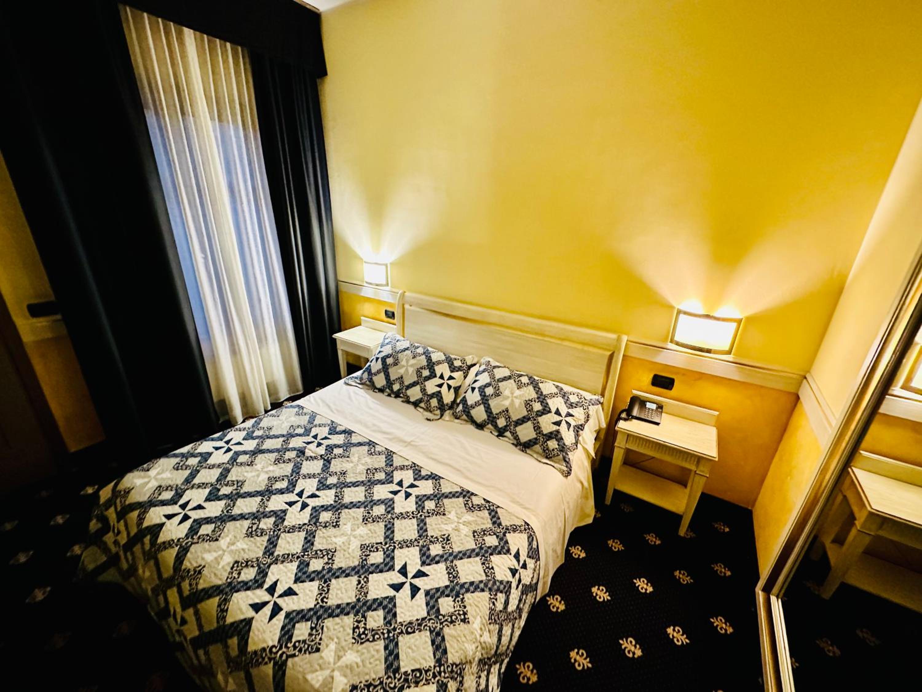 Large Double Room - Photo 57