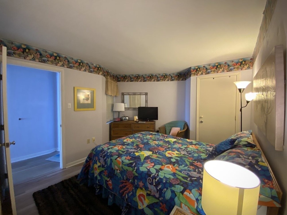 Condo, 2 Bedrooms photo 3