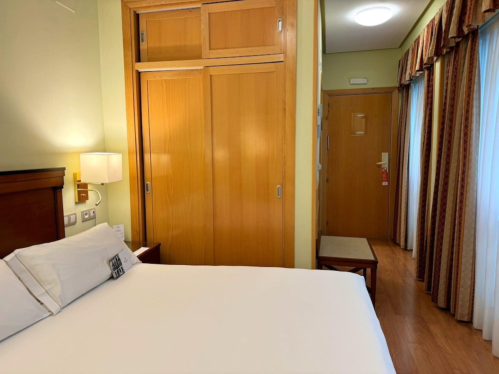 Classic Single Room