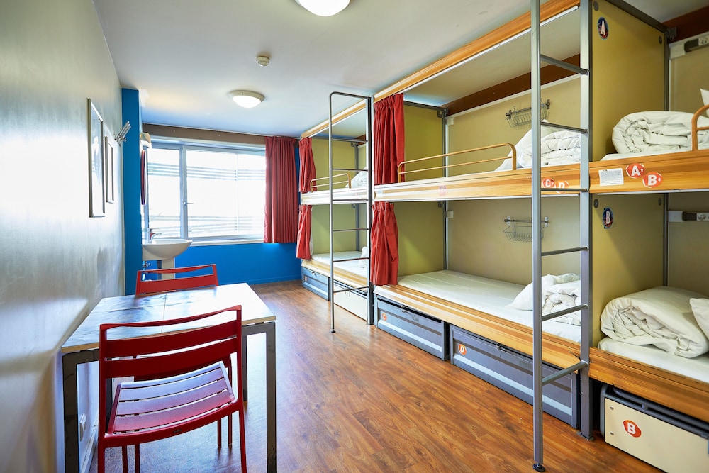 6 Bed Private Room photo 3