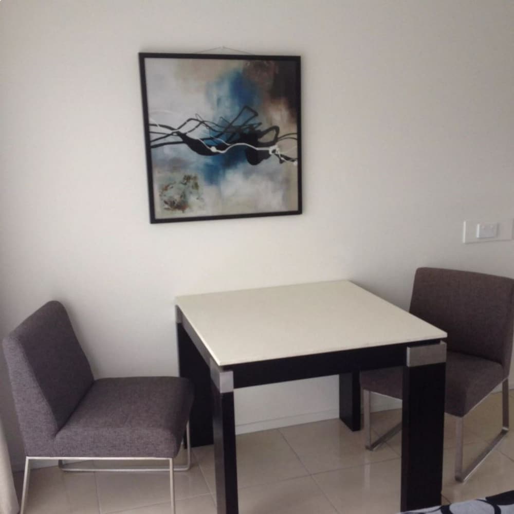 Family Room (large family) photo 3