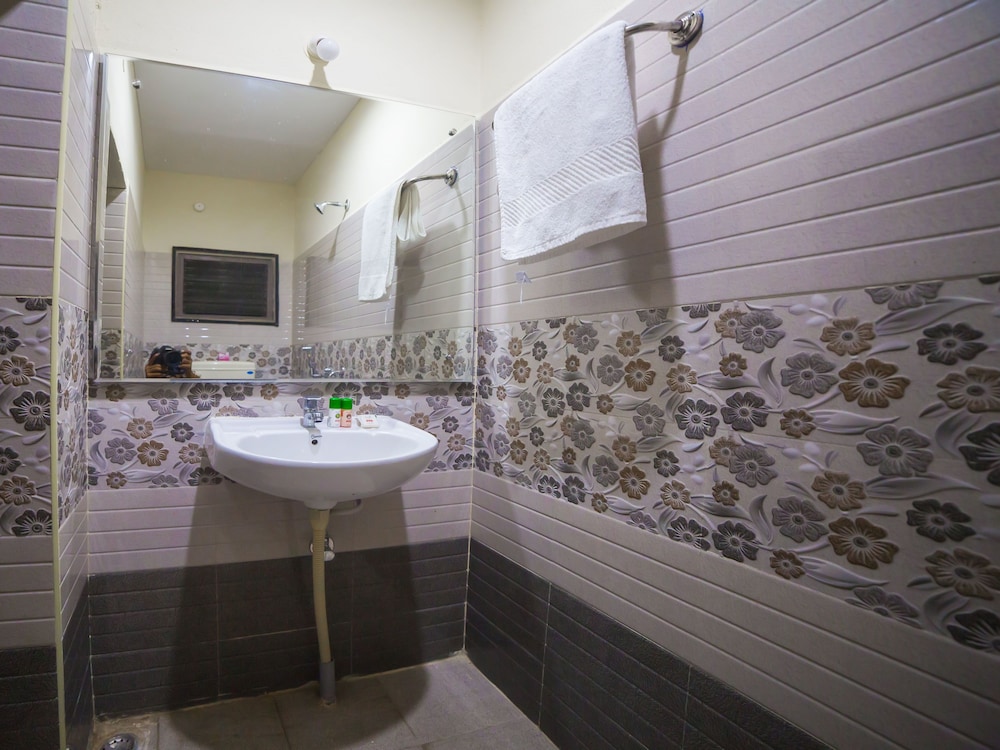 Deluxe Double Or Twin Room, 1 King Bed photo 2
