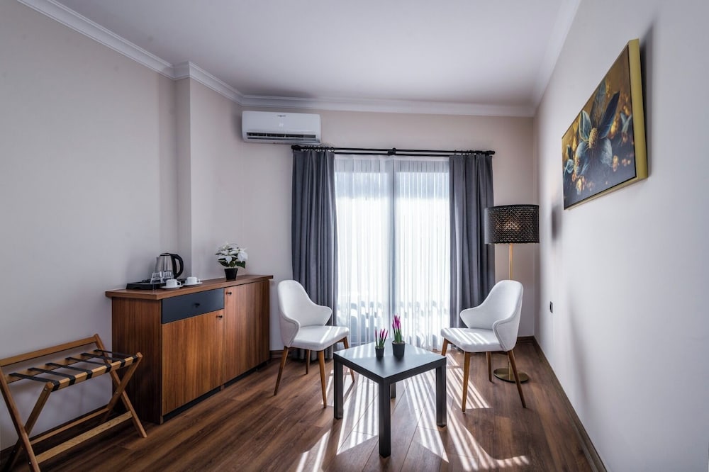 Deluxe Twin Room, Balcony photo 3