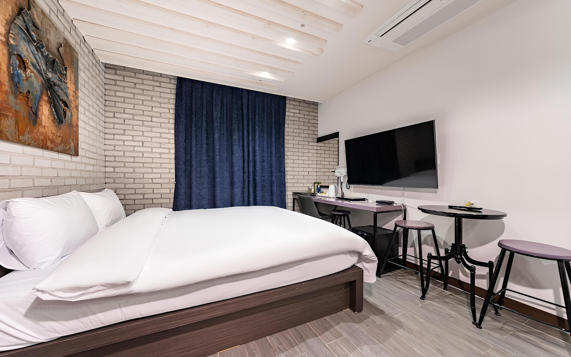 Room (Suite VIP Room - 100% parking per roo) - Photo 2