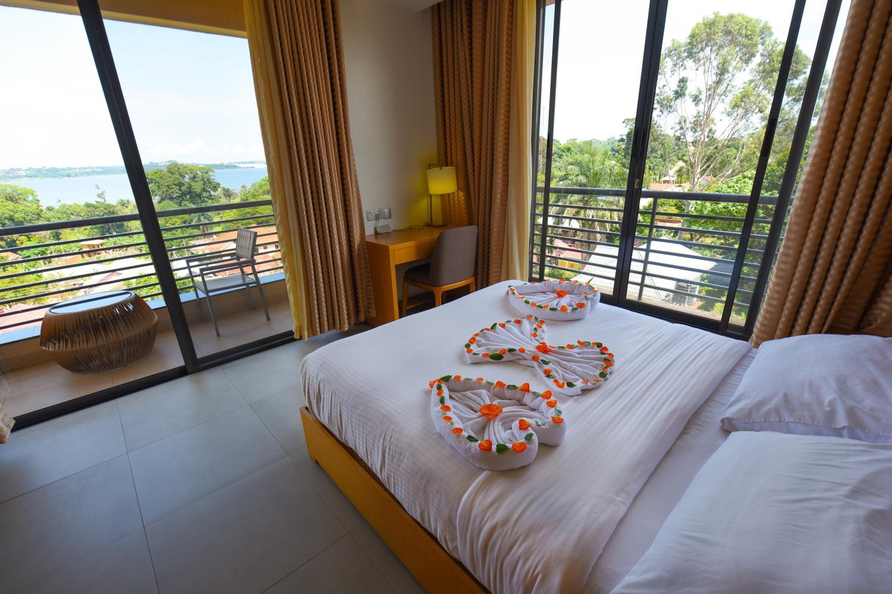 Suite with Lake View
