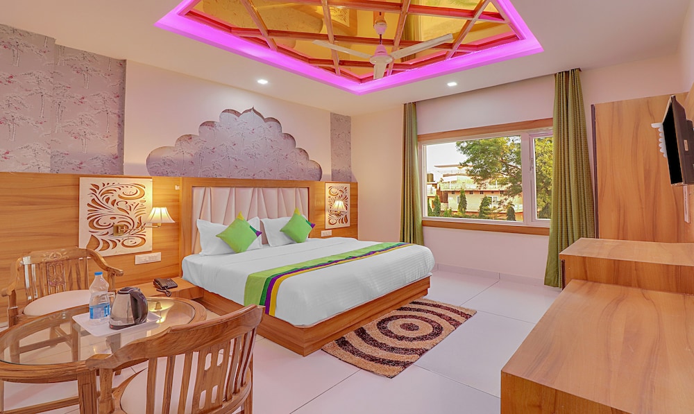 Standard Room,Maple