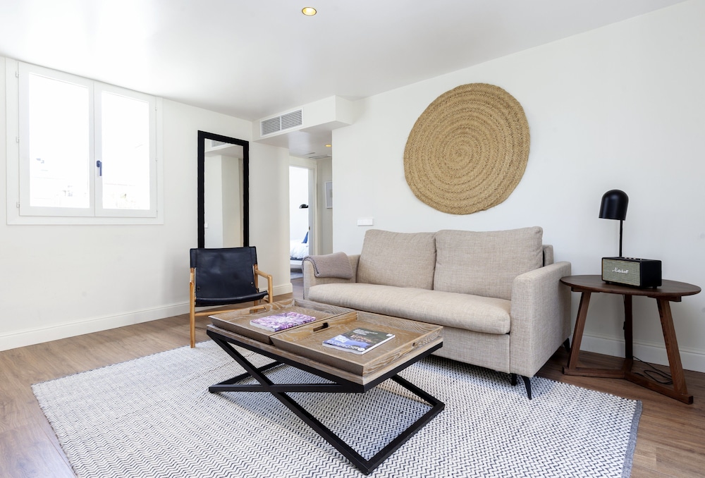 Suite, 2 Bedrooms, Terrace - Photo 1