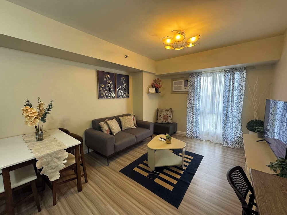 Family Condo, 2 Bedrooms, Pool Access, Partial Sea View photo 2
