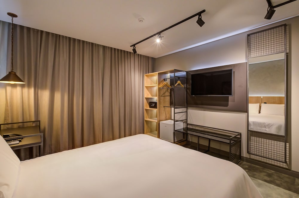 Deluxe Double Room, Accessible - Photo 7
