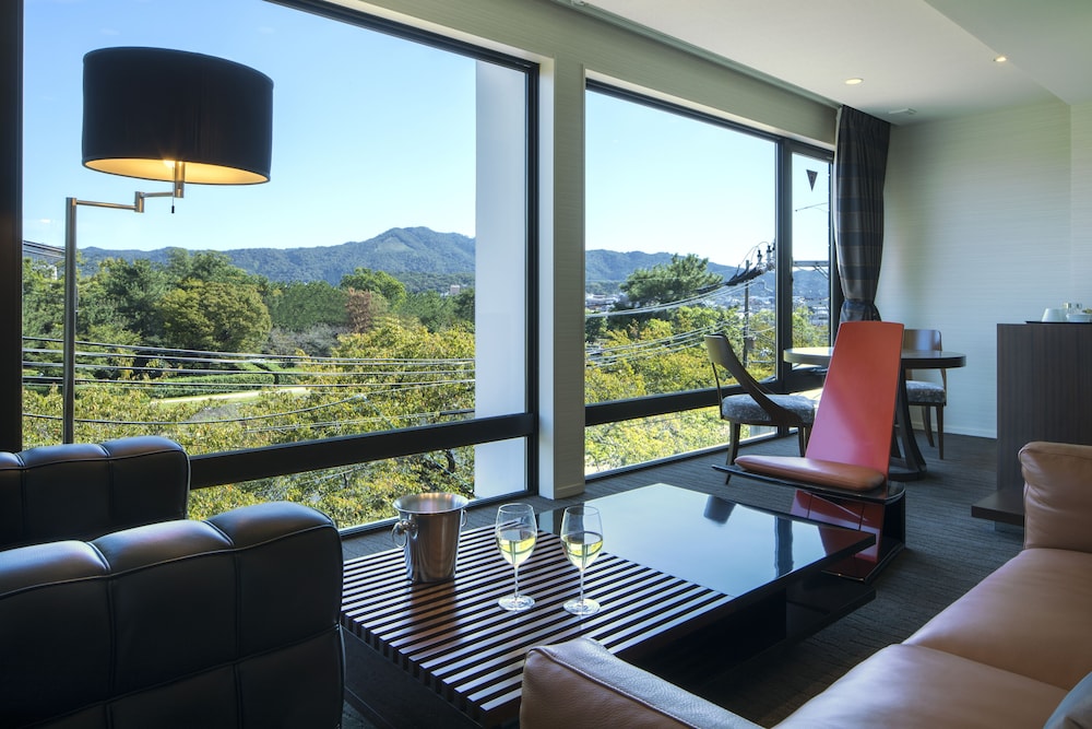 Riverte Suite