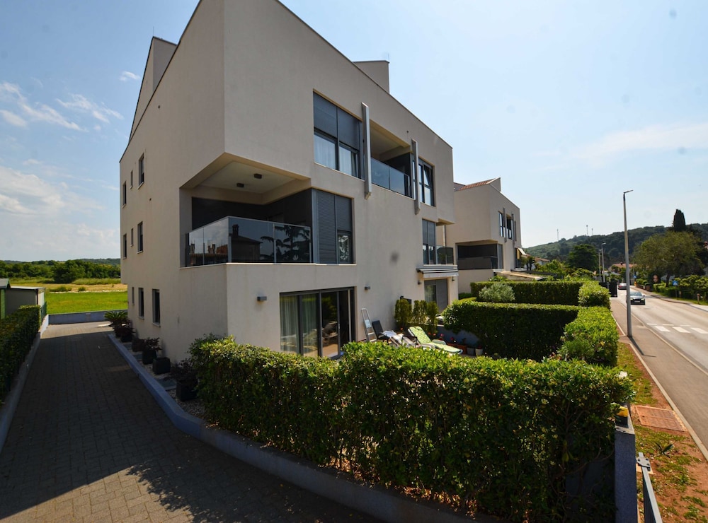 Apartment (Two Bedroom Apartment with Terrace)