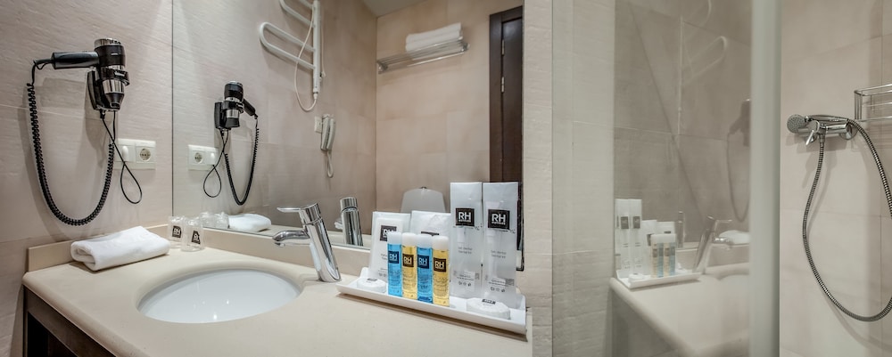 Junior Suite, Balcony (3 Adults and 1 Child)