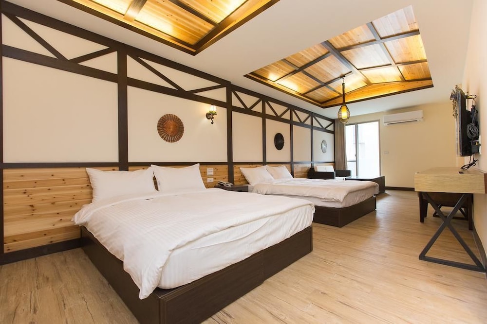 Deluxe Quadruple Room, 2 Double Beds, Non Smoking photo 3