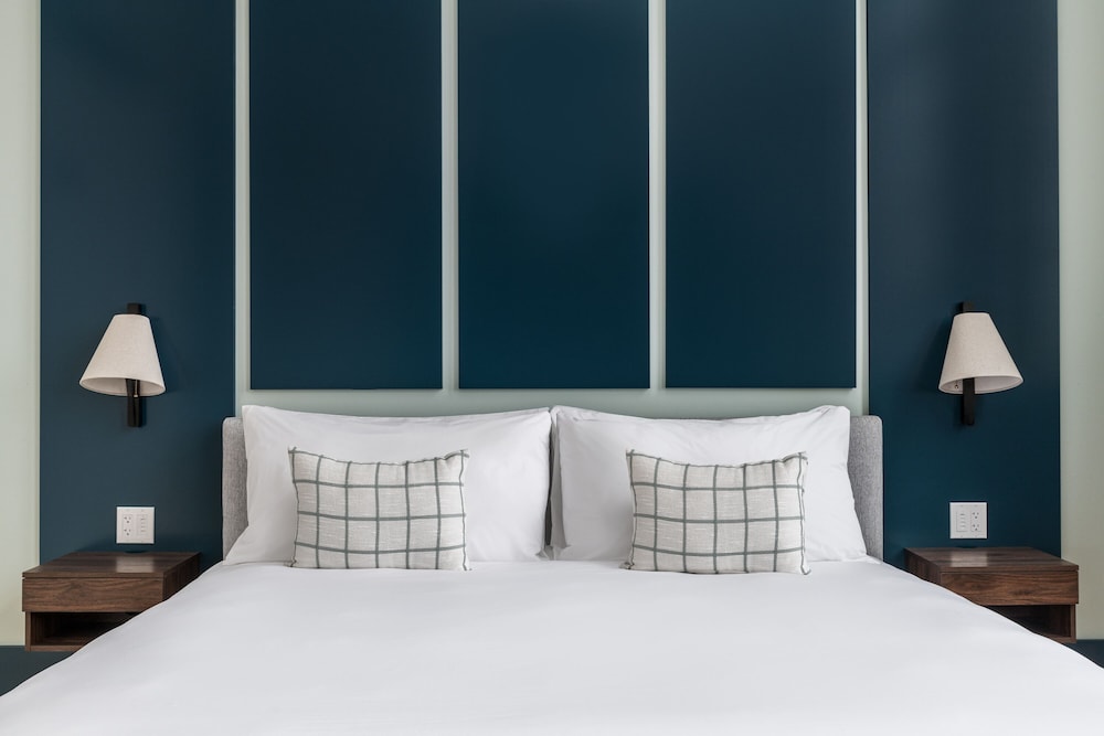 Deluxe Room (Self Check-in with Virtual Front Desk)