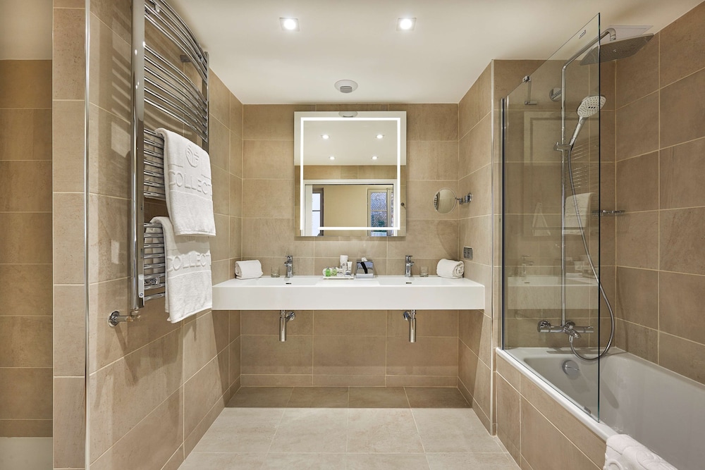 Suite (Extra Bed 3 adults)