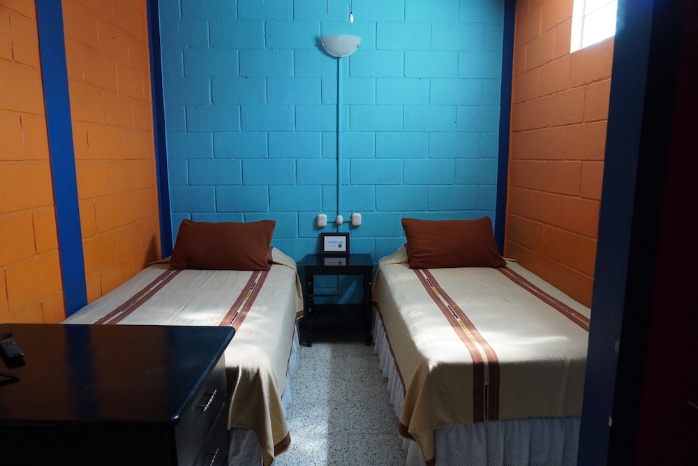 Standard Double Room, 2 Twin Beds, Private Bathroom photo 2