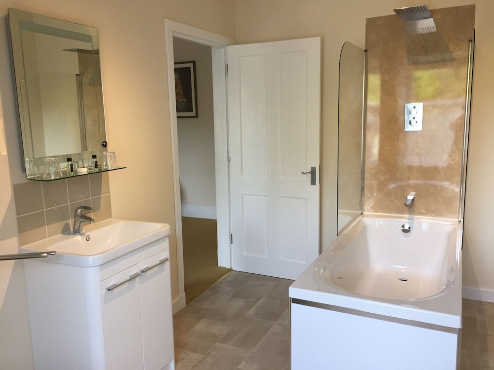 Double Room, Ensuite (or Triple) photo 3