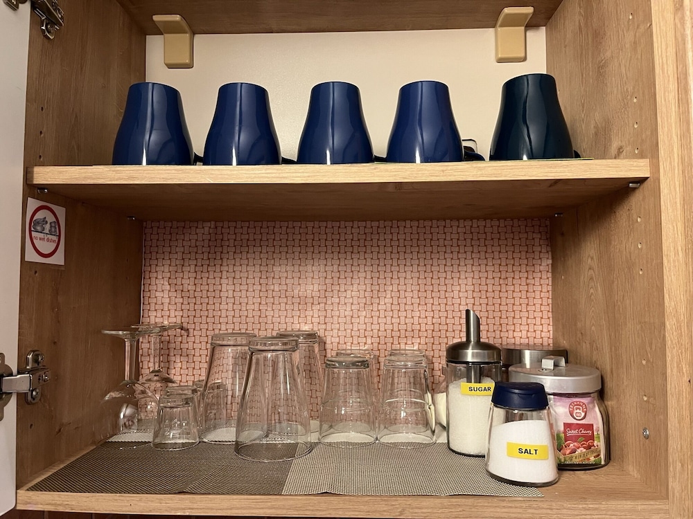 Classic Apartment, Kitchenette thumbnail 6