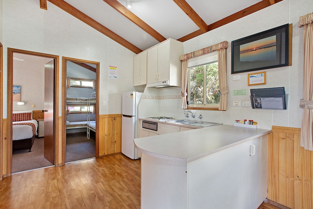 Family Cabin, 2 Bedrooms photo 3