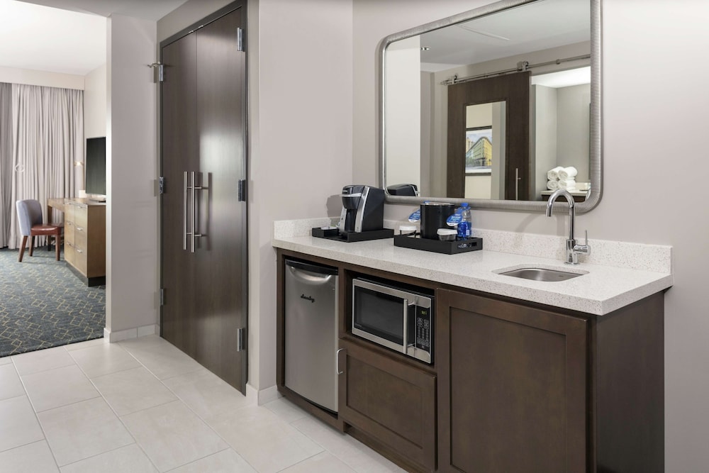 Suite, 1 King Bed (2 Room, Fitness) - Photo 1